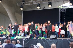 13. Berliner Tanz -Theater Abend -Ziehen-blauer-Fäden-durch-die-Stadt- 2017